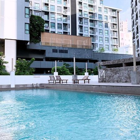 Watana Hotel Bangkok Exterior photo