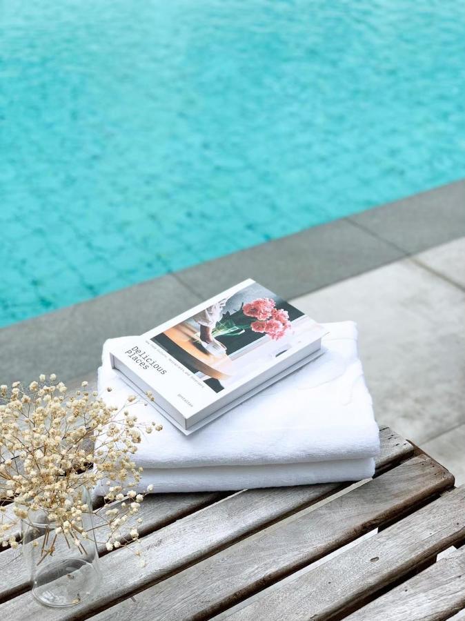 Watana Hotel Bangkok Exterior photo