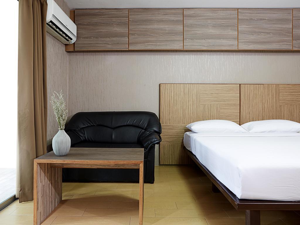 Watana Hotel Bangkok Exterior photo